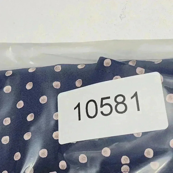 Lands' End Women's Button Up Shirt Polka Dot Size 8P Navy Pink - Picture 7 of 7